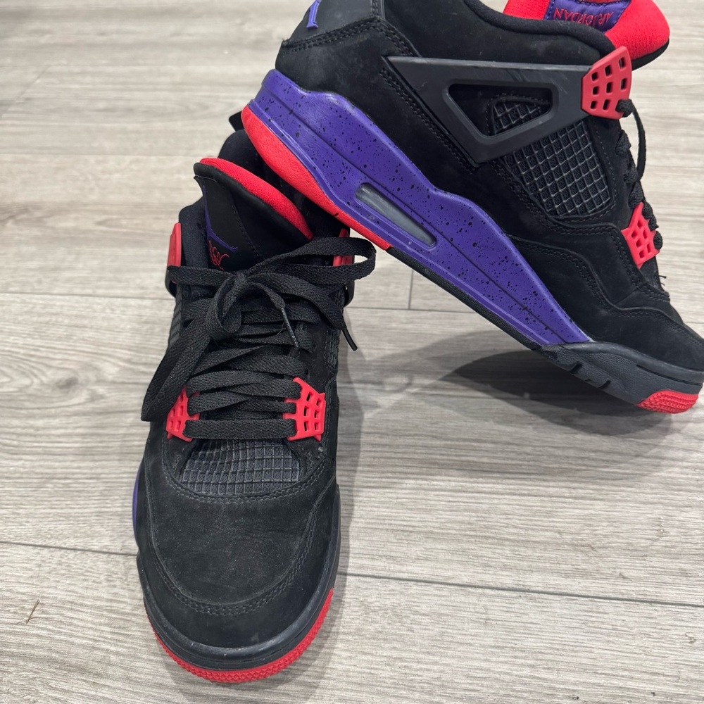 Air Jordan 4 Retro ‘Raptors – black, red and purple size 8 Men’s size